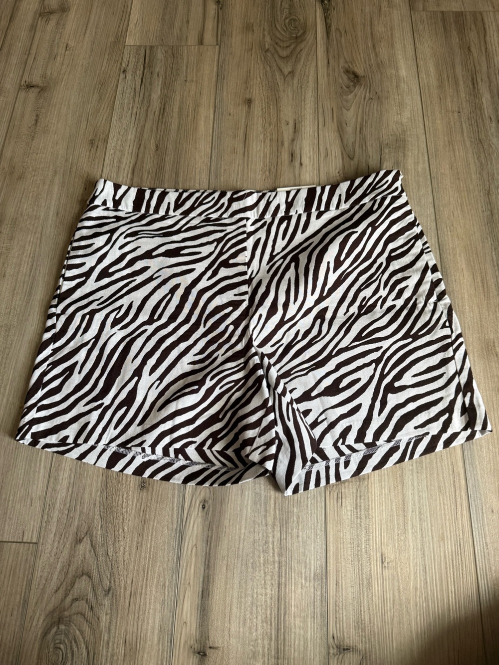 Charter Club Zebra Print Women's Shorts - White and Brown NWT Size 18